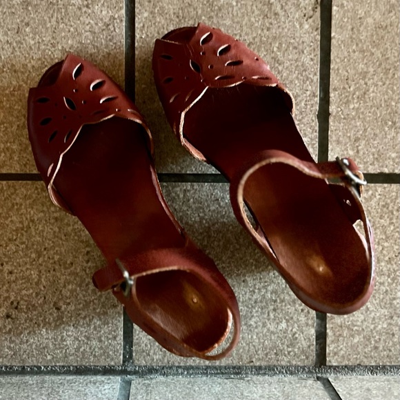 Swedish Hasbeen’s Cognac Wedge Sandles size 38 - Picture 5 of 16